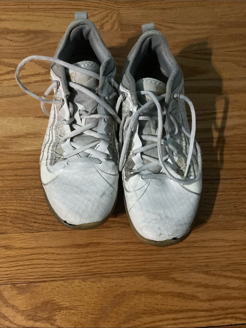 Nike Women's White and Light Gray Athletic Trainers